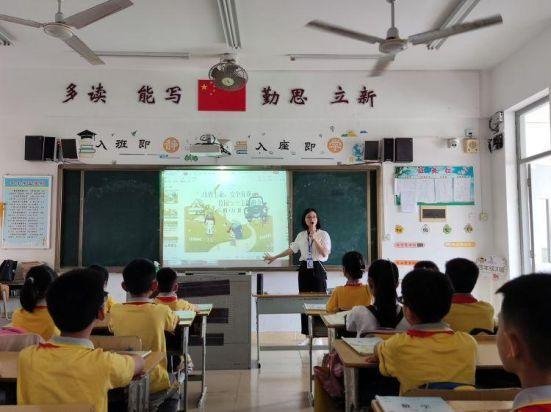 简篇-“护苗行动”——海口市琼山第五小学召开学校安全工作布置会暨学校安全教育活动